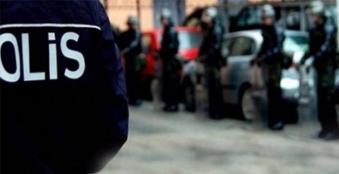 10 saniyede otomobil çalan hırsızlar kamerada