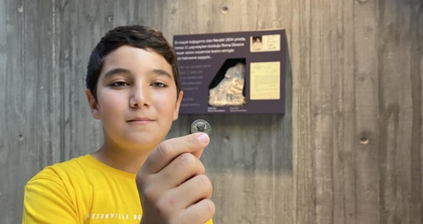 10 yaşındaki çocuk buldu! 2 bin yıllık sikke böyle gün yüzüne çıktı