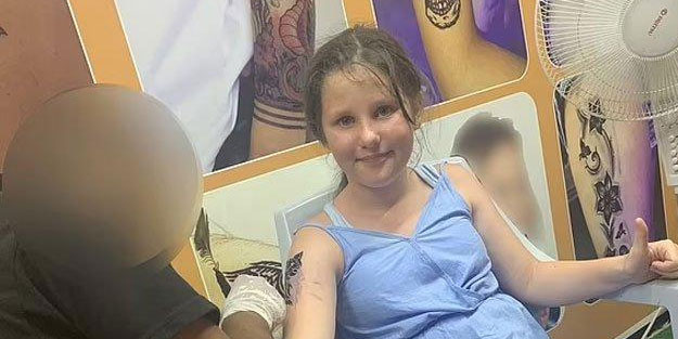 10 yaşındaki İngiliz, İstanbul'da dövme yaptırdı, başına gelmeyen kalmadı