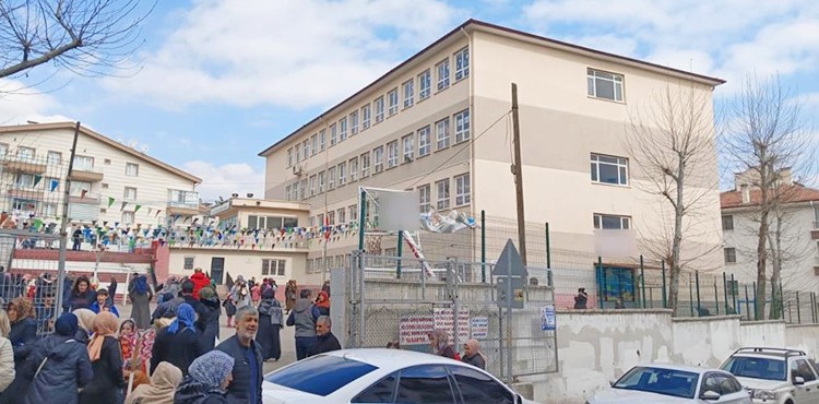 10 yaşındaki kız çocuğunun kafatasında 8 tane kırık tespit edildi: Okul yönetimi saatlerce sağlık ekiplerine haber vermemiş... Darp mı, kaza mı?