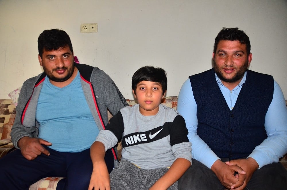 10 yaşındaki Mecit engelli bakım parasını dayanışma kampanyasına bağışladı 