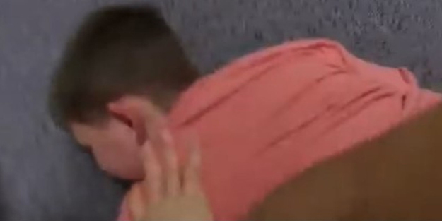 ABD'de vahşet! Otizm hastası çocuğa ters kelepçe