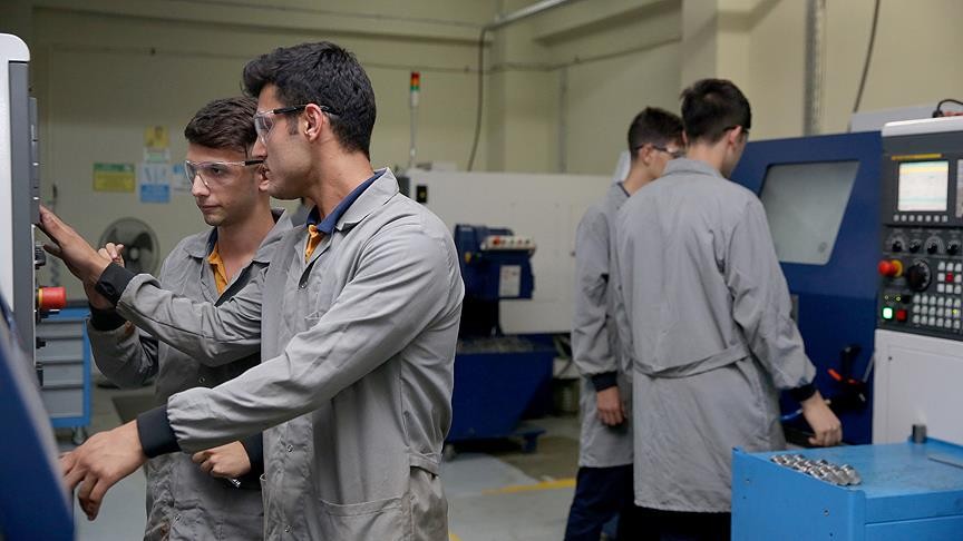 10 yıl içinde yok olacak meslekler belli oldu... Bu meslekleri seçenler ise turnayı gözünden vuracak