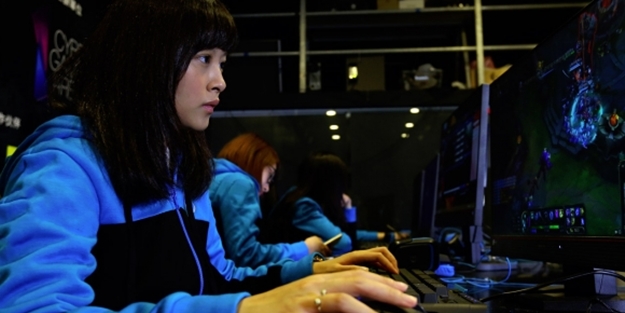 10 yıl sonra internet kafede bulundu!