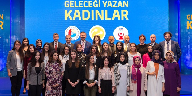 100 kadın yazılımcı Turkcell’de işbaşı yaptı