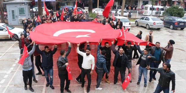 Aşiret 40 araçla geldi: Bizi askere alın