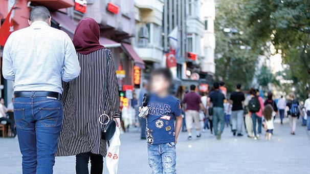 100 TL'nin altına hortumla dayak!