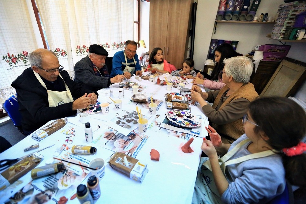 100 Yaş Evi’nde nesiller buluşması 