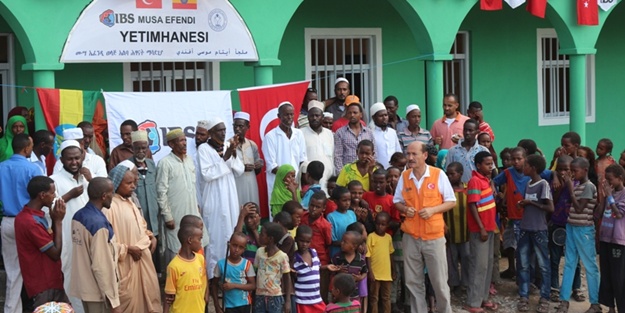 100 Yetime, 100 sponsor