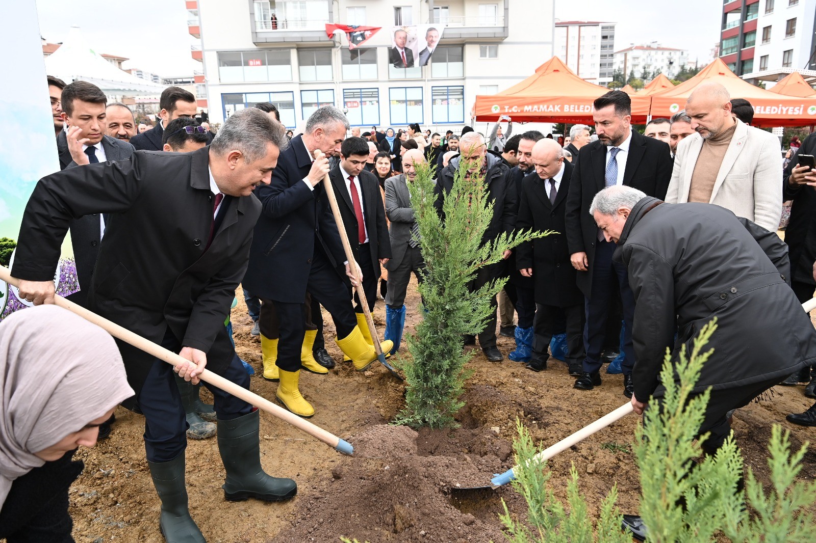 100. Yıl Cumhuriyet Hatıra Ormanı İçin Fidan Dikimi Gerçekleştirildi