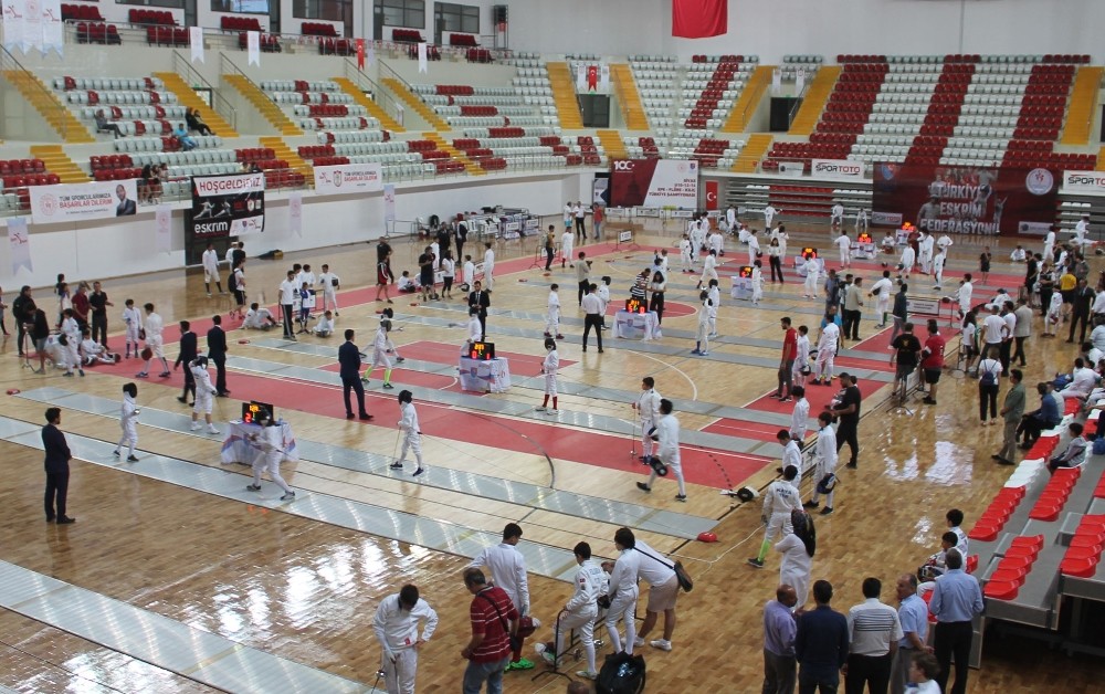 100. Yıl Milli Mücadele Eskrim Şampiyonası’na 27 ilden 953 sporcu katılacak 