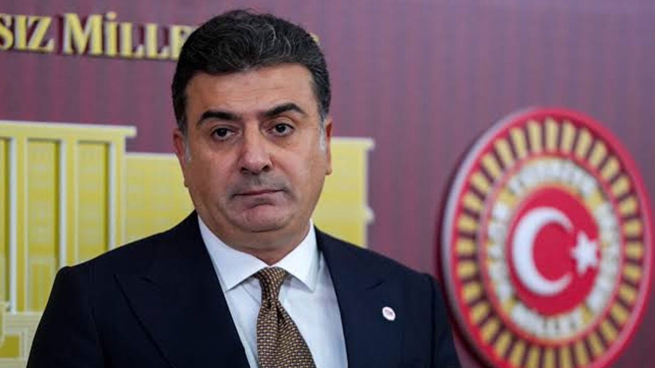100 yıllık partiyi satanlara bak sen! Ortada bir gaf yok CHP zaten kapatıldı