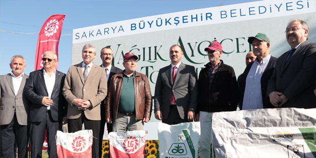 1000 çiftçiye 10 bin 640 kilogram yağlık ayçiçeği tohumu dağıtıldı