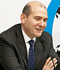 Siyaset güçlü olursa, darbe olmaz