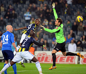 Fener evinde rövanşı aldı : 3-1