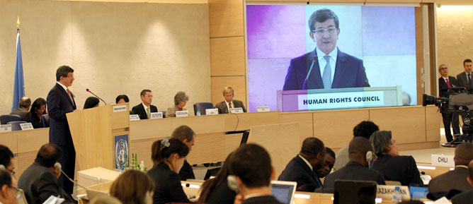 Davutoğlu vicdanlara seslendi