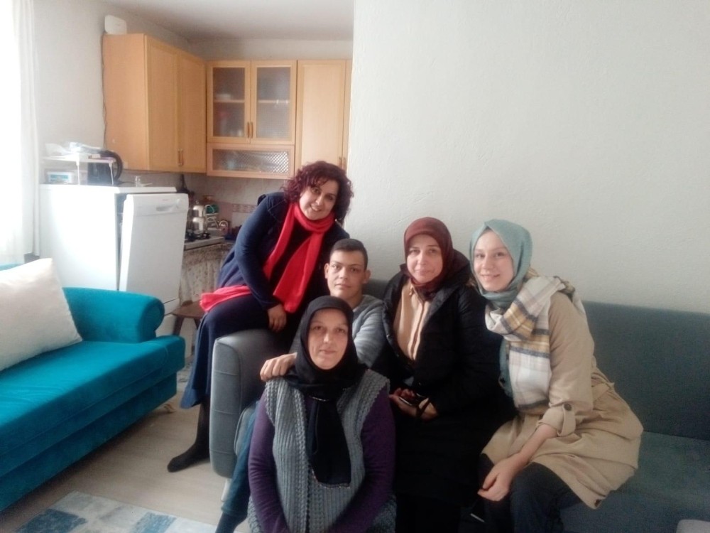 105 yaşında ilk doğum gününü kutladı 