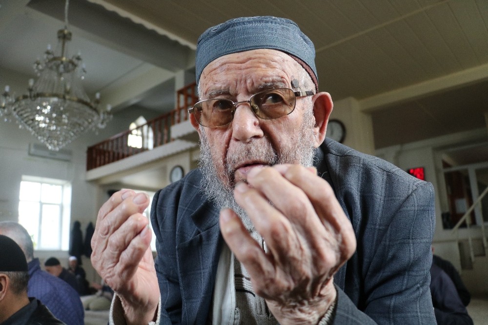 105 yaşındaki Seyit dede uzun yaşamın sırrını anlattı 