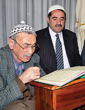 83 yaşında ama Kur’an öğreniyor