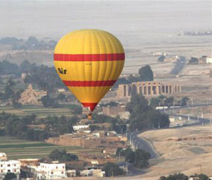 Balon yere çakıldı: 19 ölü