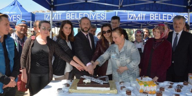 İzmit Belediyesi’nden anlamlı gelenek