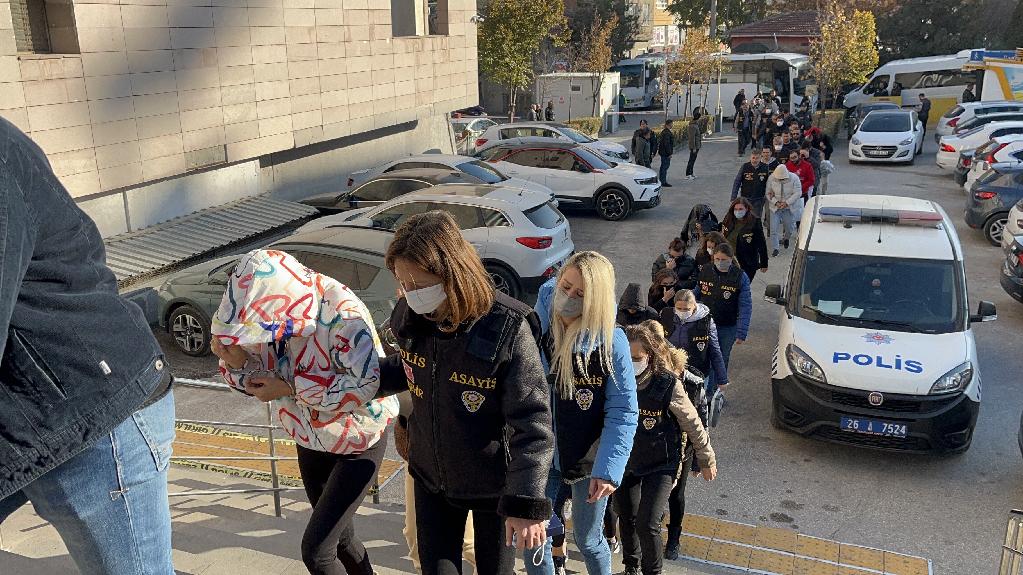 11 ildeki dolandırıcılık operasyonunda 20 kişi tutuklandı