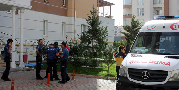 11. kattan düştü... Feci ölüm