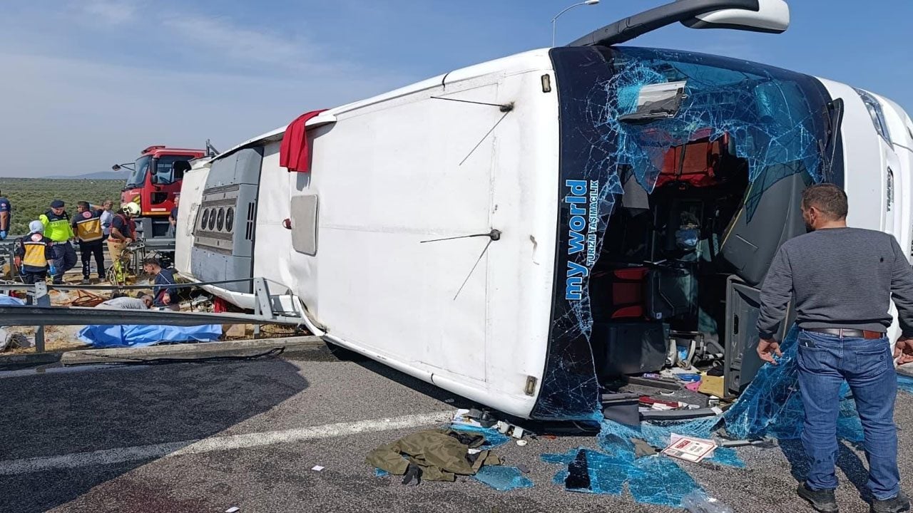 Katliam böyle gelmiş! 11 kişinin öldüğü Manisa'daki korkunç kazanın görüntüleri ortaya çıktı!