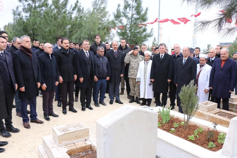 11 yaşındaki terör şehidi mezarı başında anıldı 