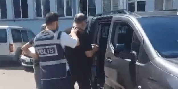 11 yıl cezası var, umurunda değil... Yakayı bakın nasıl ele verdi