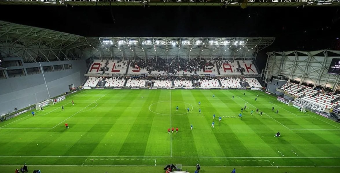 110 yıllık kulüp bataklığa sürükleniyor