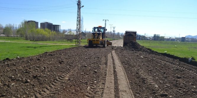Muş Belediyesinden yol yapım çalışması