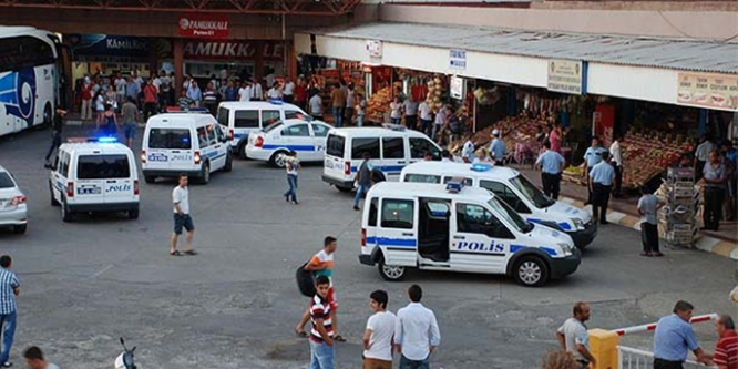 Duvardan atlayıp kadına saldırdı