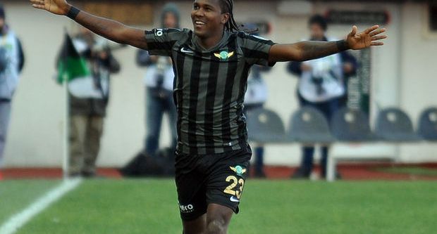 Hugo Rodallega’ya uyarı geliyor