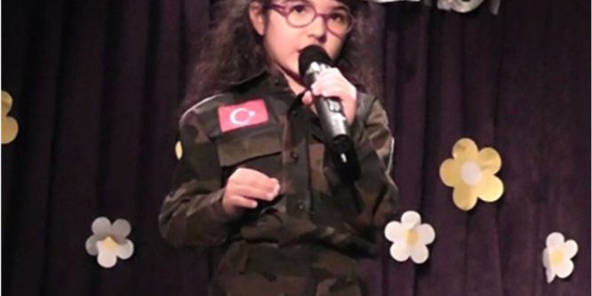Minik kızdan duygulandıran şiir