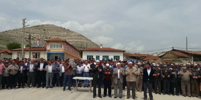 Büğdüz mahallesinde yağmur duası yapıldı