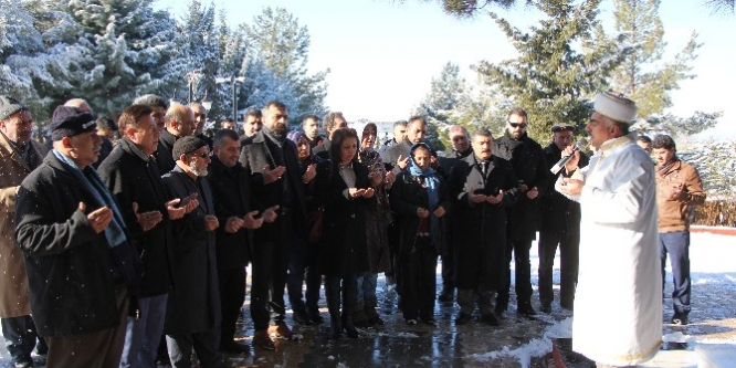 MATHAP, şehitliği ziyaret etti