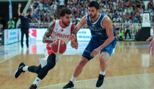 12 Dev Adam Yunanistan'a yenildi