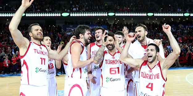 12 Dev Adam'dan tarihi zafer!