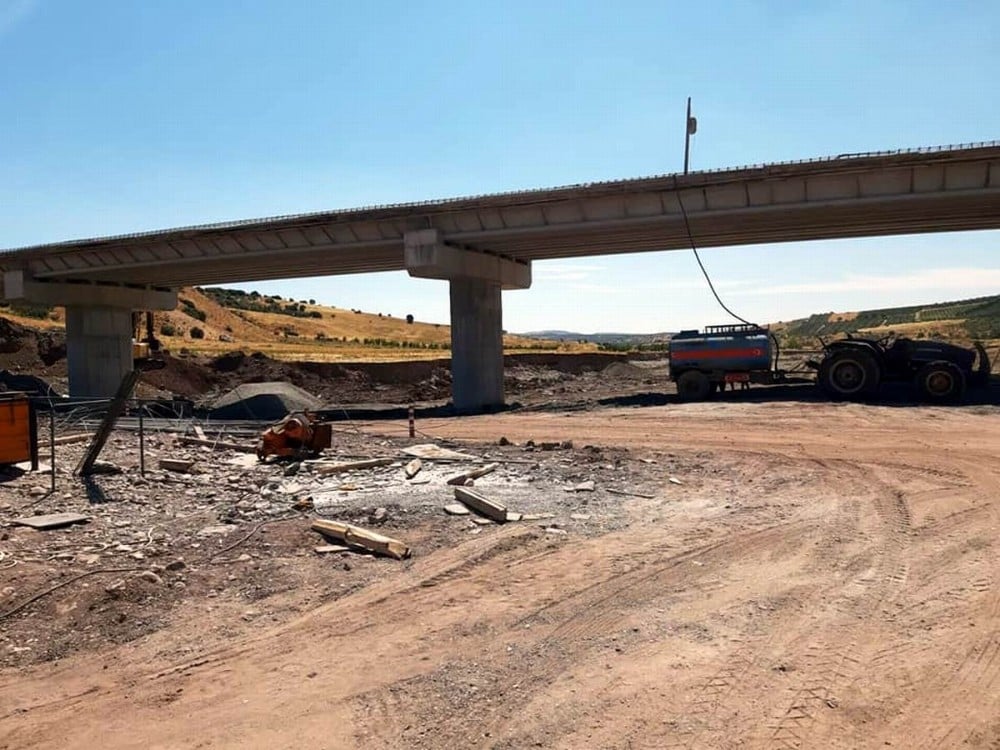 12 Köyü Musabeyli ile Gaziantep’e bağlayacak köprü tamamlanmak üzere 