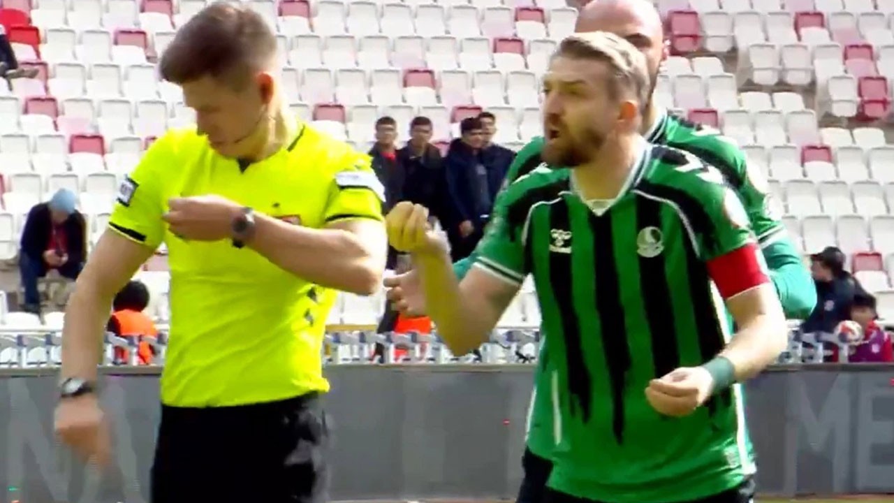 12 maçta 4. kez kırmızı kart! Caner Erkin taraftarı çıldırttı