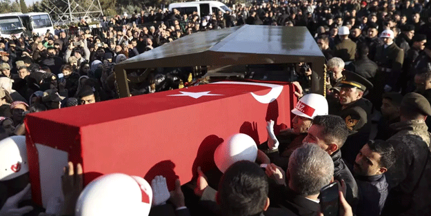 12 Mehmetçik şehit düşmüştü! MSB ilk kez açıkladı: SİHA'lar bile havalanamıyordu, tabur komutanı yaralı şekilde...