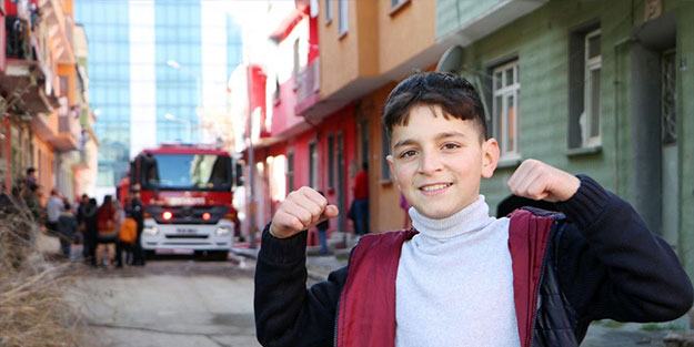 Erzurum'da 12 yaşındaki Afgan, küçük çocuğu yangından kurtardı