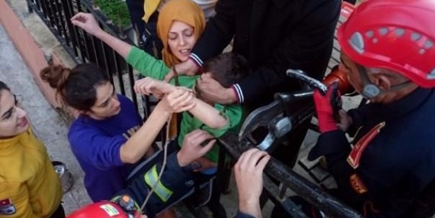 12 yaşındaki çocuğun koluna demir saplandı