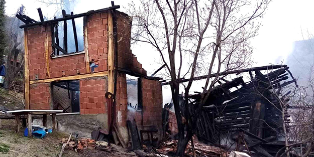12 yaşındaki çocuk evde çıkan yangında v
