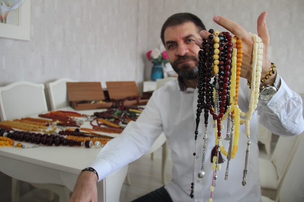 12 yıl önce başlayan tespih merakı koleksiyona dönüştü 