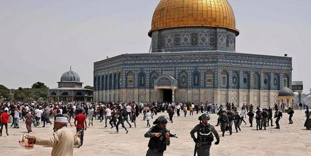 120 fanatik Yahudi'den Mescid-i Aksa'ya alçak saldırı!