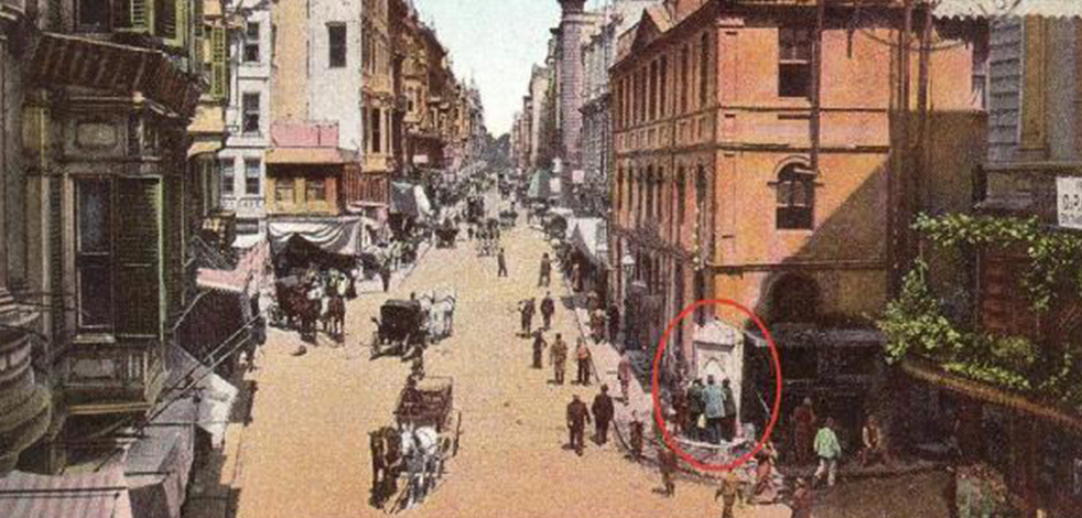 Tarihi çeşmeye kafesli koruma