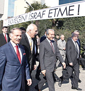 ‘Ekmeği ihtiyacımız kadar alalım’