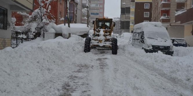 Muş’ta karla mücadele çalışması